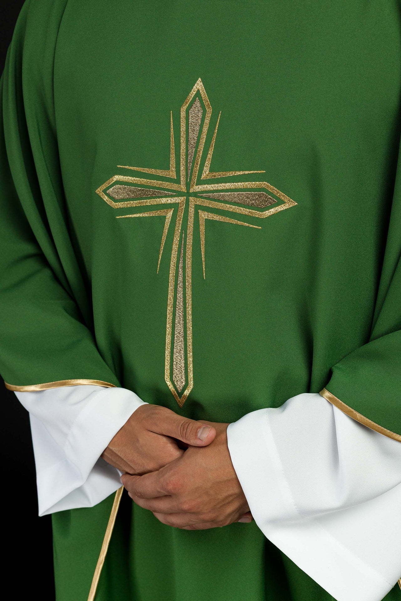 Ornat Liturgiczny Zielony z Haftowanym Krzyżem i Złotą Lamówką - alba.pl