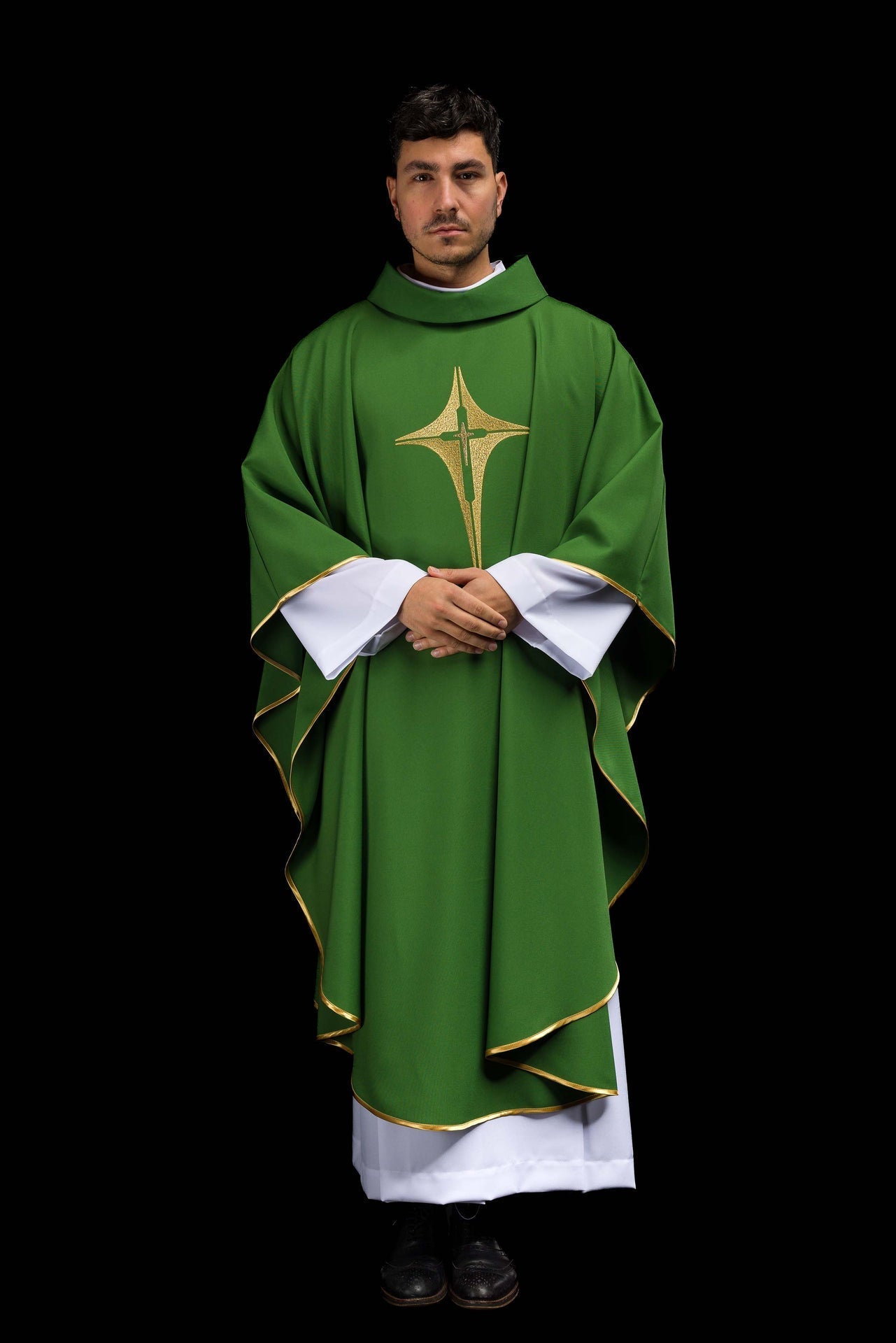 Ornat Liturgiczny Zielony z Haftowanym Krzyżem IHS - alba.pl