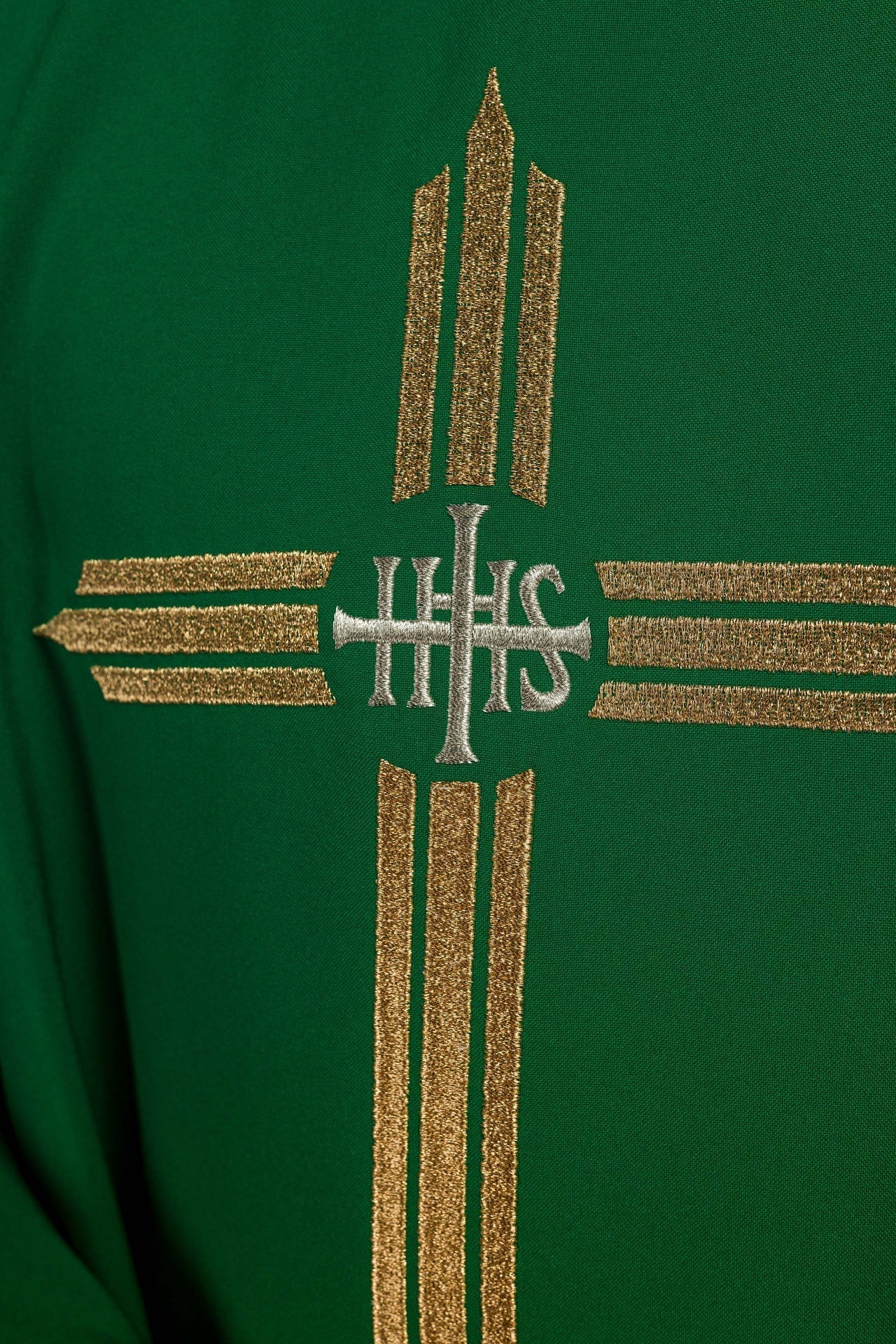 Ornat Liturgiczny Zielony z Haftowanym Krzyżem IHS i Złotą Lamówką - alba.pl