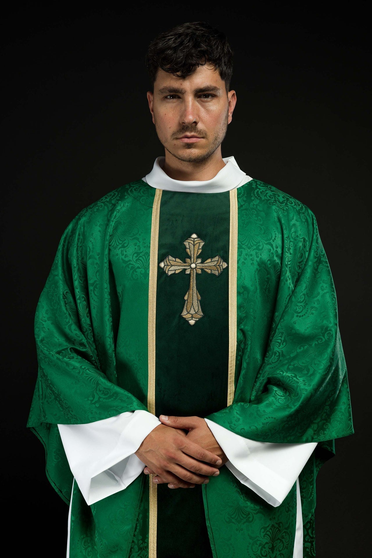 Ornat Liturgiczny Zielony z Haftowanym Krzyżem na Żakardzie - alba.pl