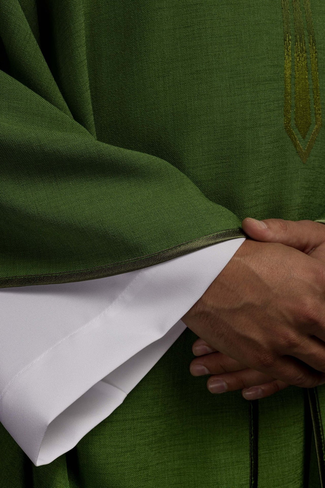 Ornat Liturgiczny Zielony z Haftowanym Krzyżem - Polski Produkt - alba.pl