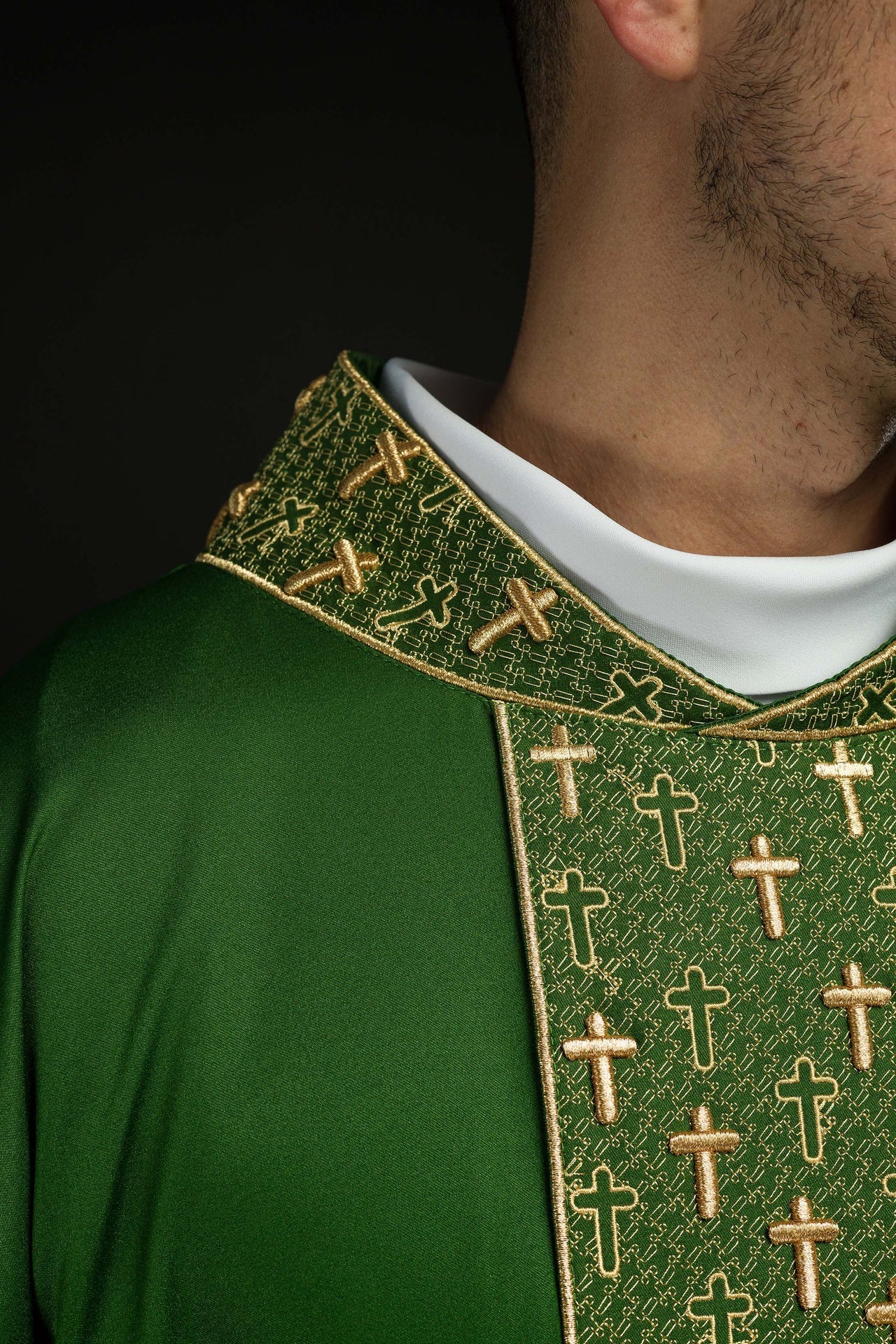 Ornat Liturgiczny Zielony z Haftowanym Pasem Krzyże - Elegancki - alba.pl