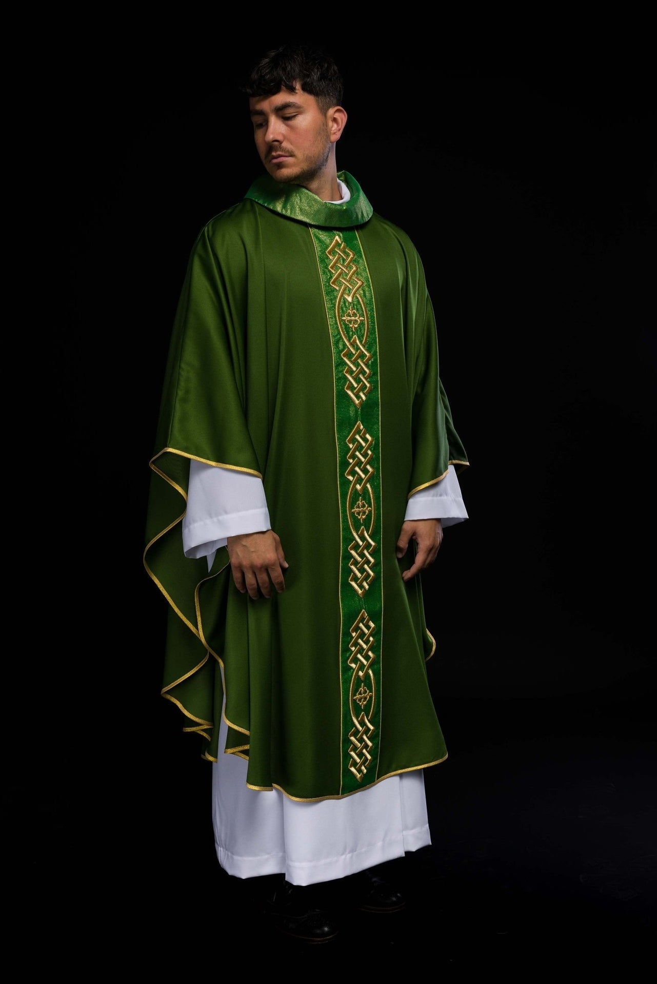 Ornat Liturgiczny Zielony z Haftowanym Pasem Krzyży - alba.pl