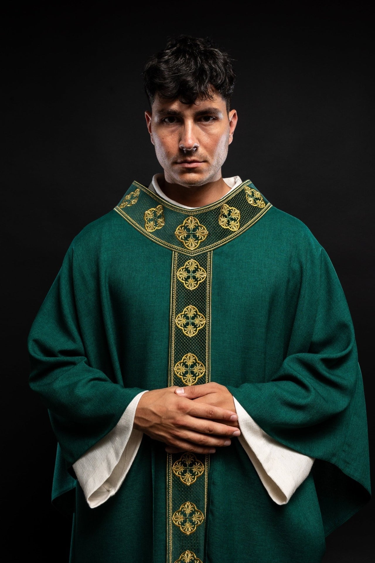 Ornat Liturgiczny Zielony z Haftowanym Pasem w Krzyże - alba.pl