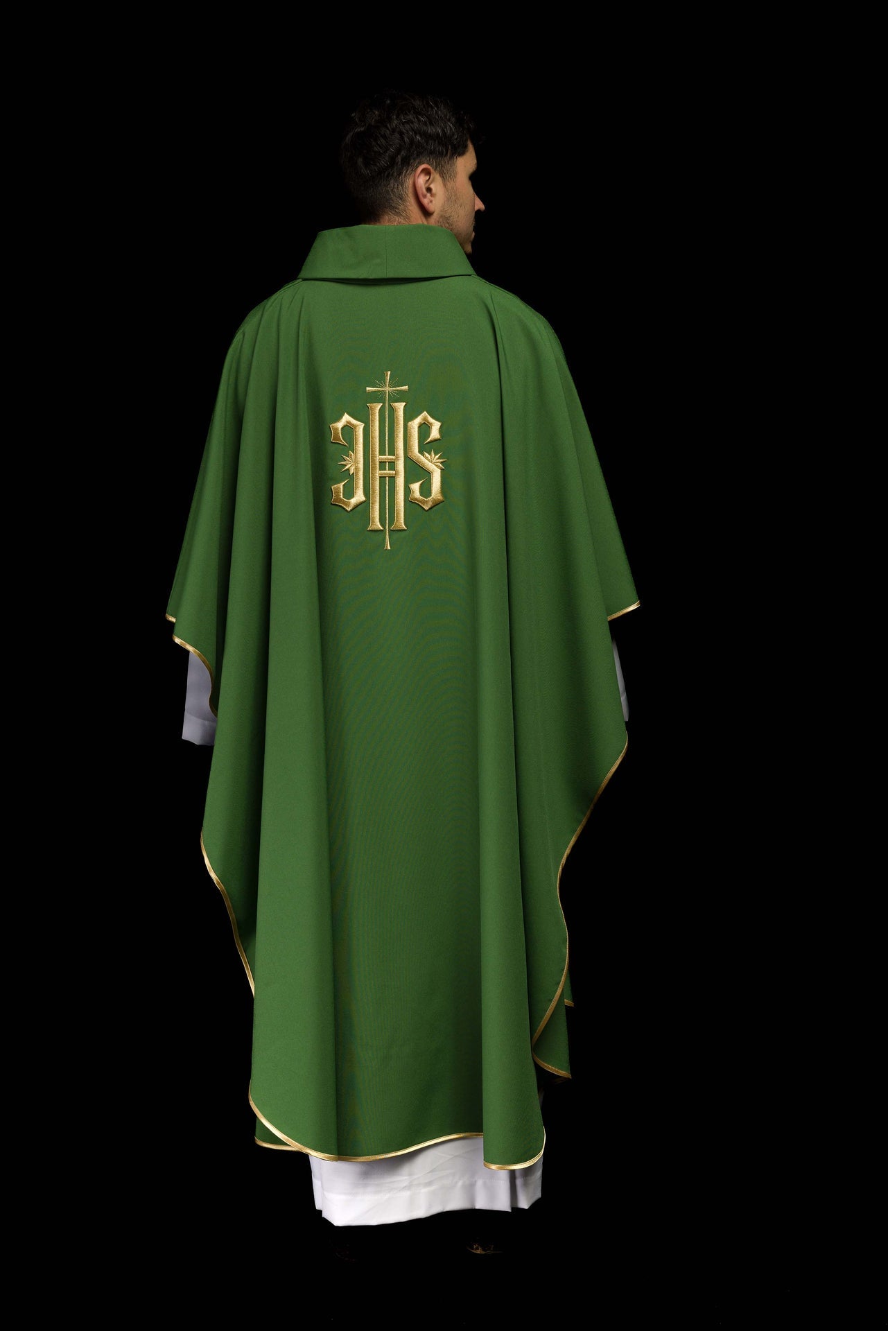 Ornat Liturgiczny Zielony z Haftowanym Złotym Symbolem IHS - alba.pl