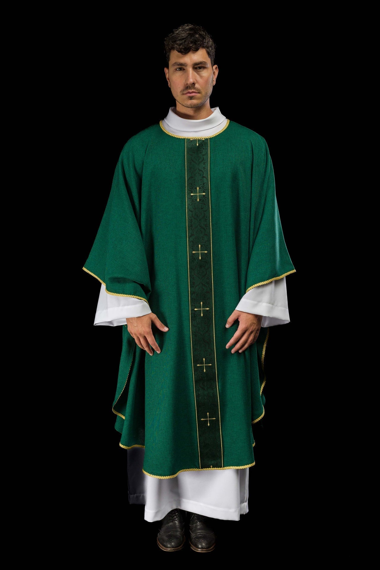Ornat Liturgiczny Zielony z Haftowanymi Krzyżami - Elegancki i Dostojny - alba.pl