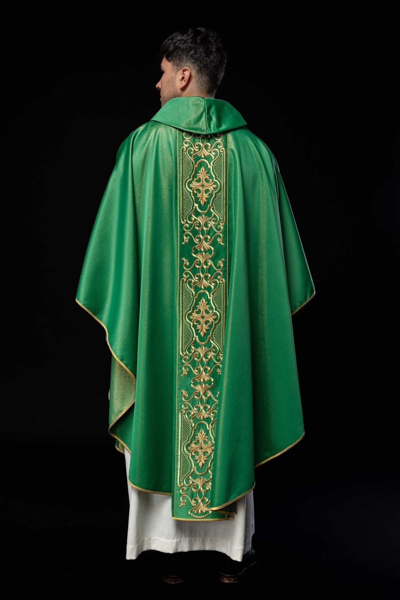 Ornat Liturgiczny Zielony z Złotym Haftem Florystycznym - alba.pl