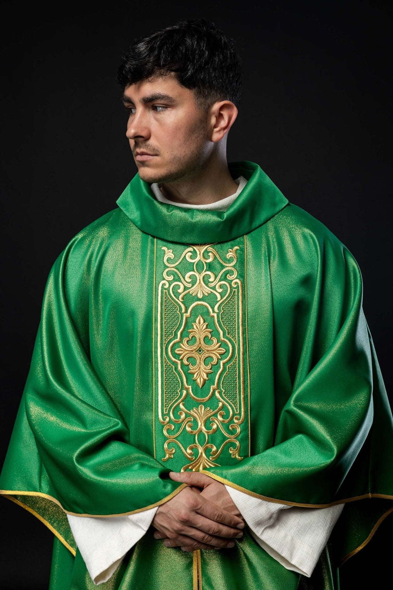Ornat Liturgiczny Zielony z Złotym Haftem Florystycznym - alba.pl