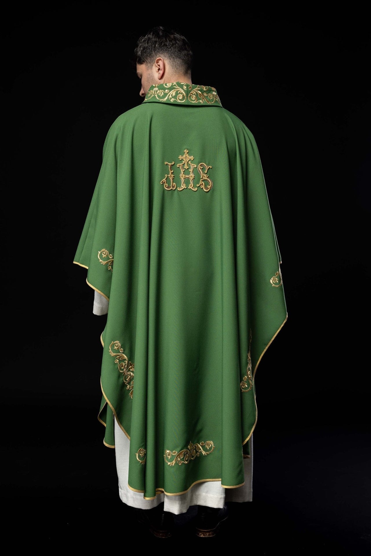 Ornat Liturgiczny Zielony ze Złotym Haftem IHS - Elegancki - alba.pl