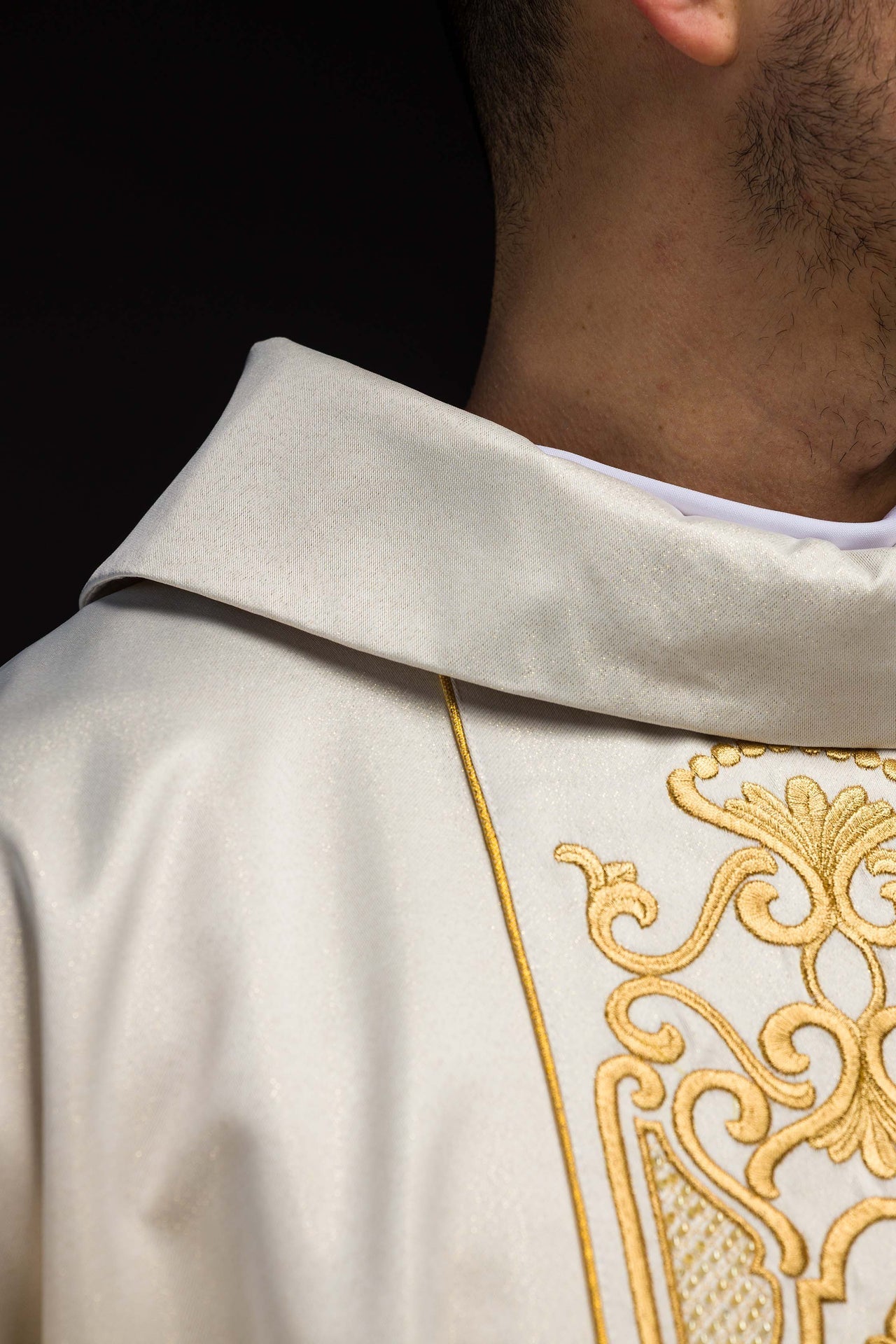 Ornat Liturgiczny Złoty Haft Eucharystyczny - Polska Produkcja - alba.pl