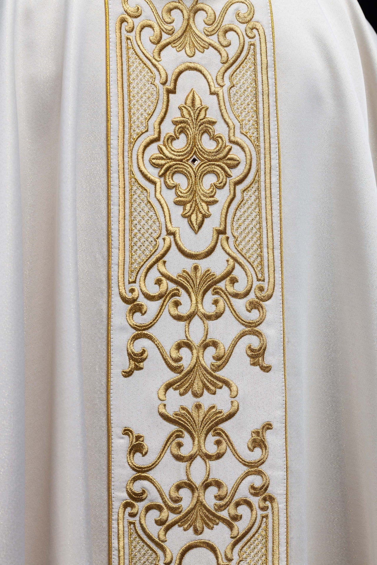 Ornat Liturgiczny Złoty Haft Eucharystyczny - Polska Produkcja - alba.pl