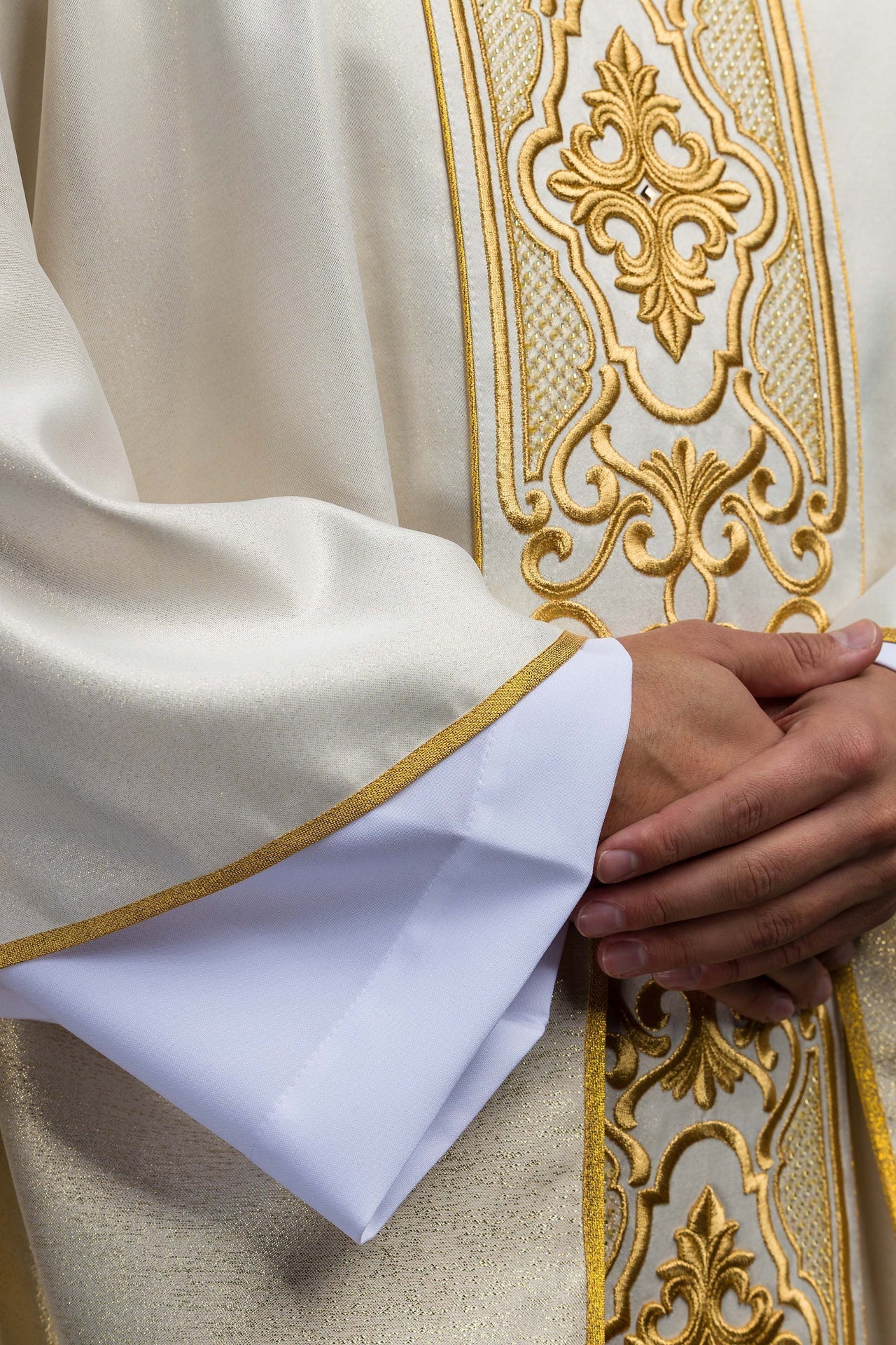 Ornat Liturgiczny Złoty Haft Eucharystyczny - Polska Produkcja - alba.pl