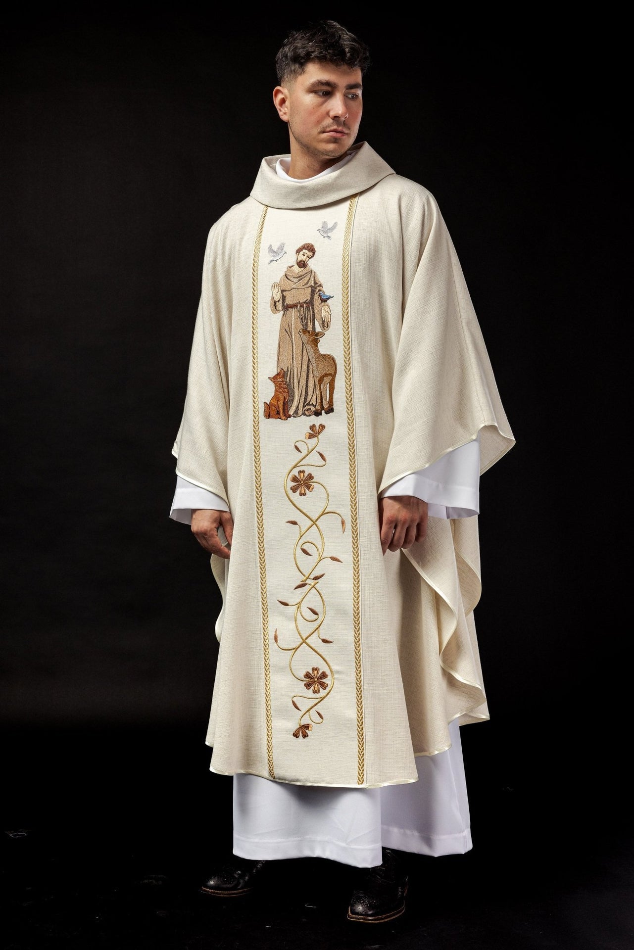 Ornat Liturgiczny Złoty z Haftem Świętego Franciszka - alba.pl