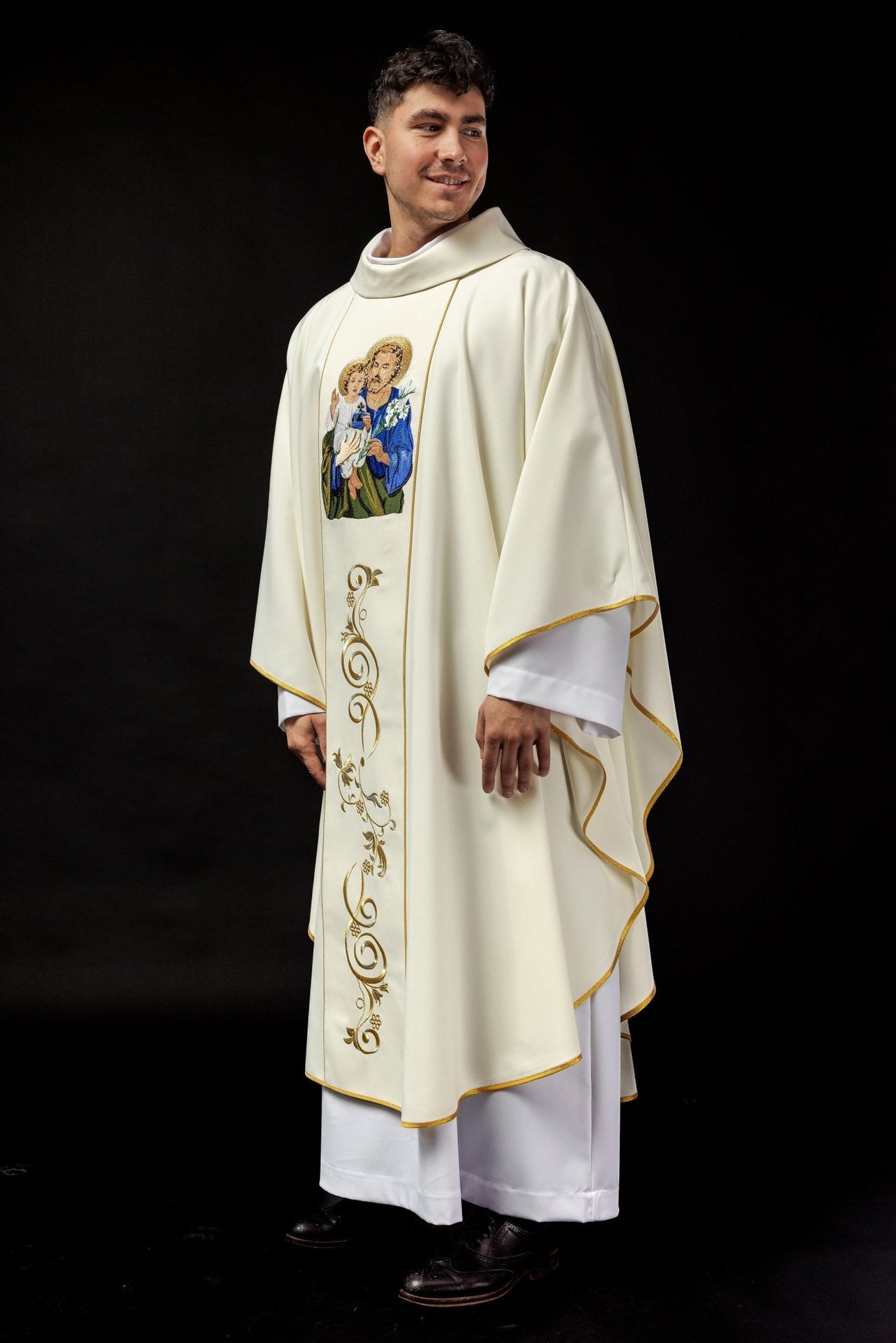 Ornat Liturgiczny Złoty ze Świętym Józefem Haftowanym - Polski Produkt - alba.pl