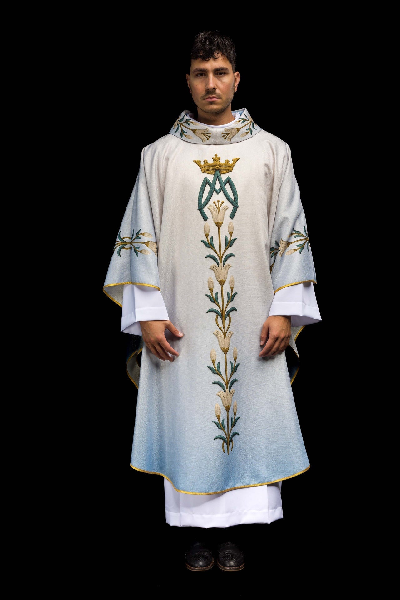 Ornat Maryjny Drukowany Lilie i Monogram AM Niebiesko-Ecru - alba.pl