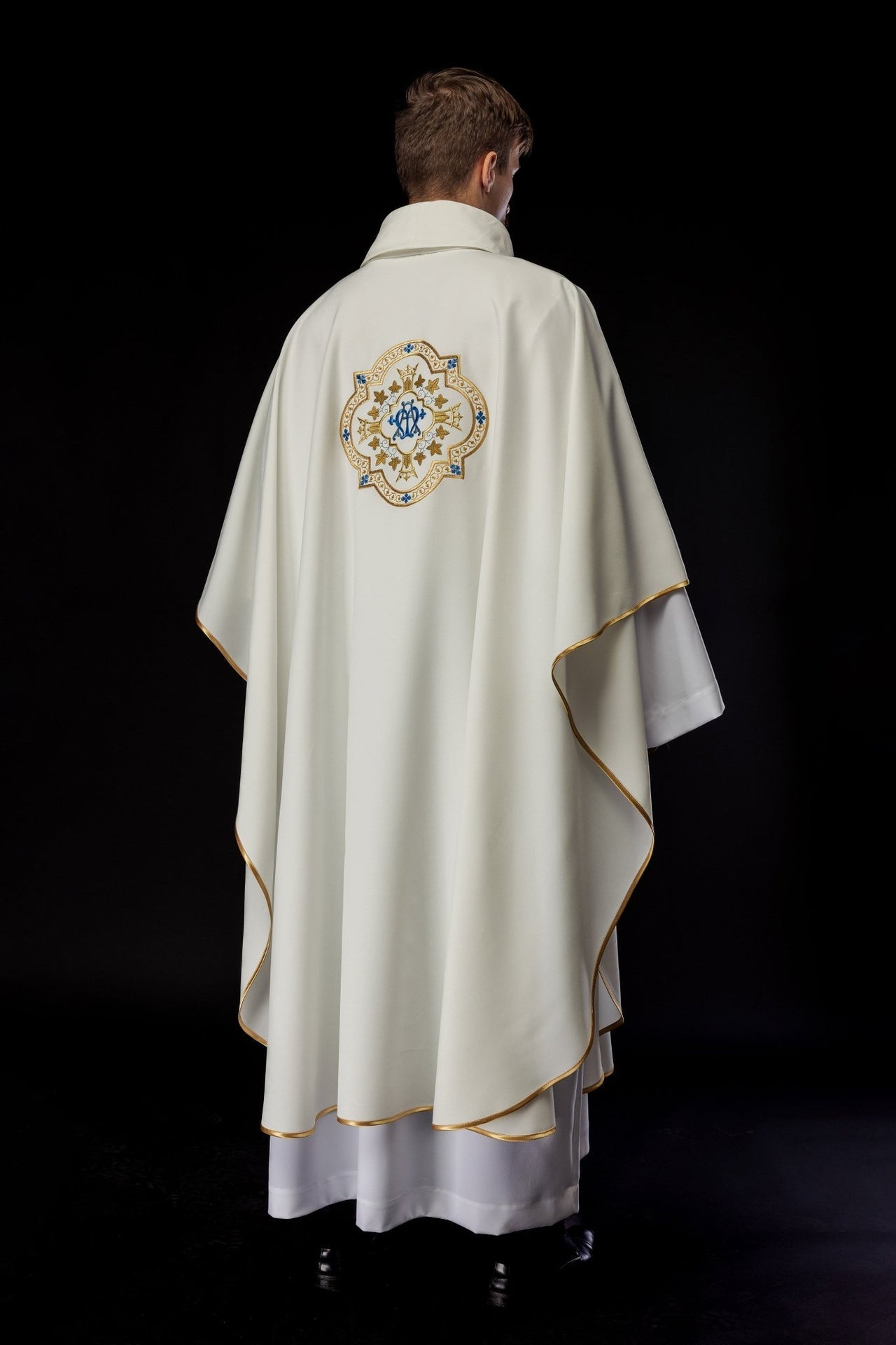 Ornat Maryjny Ecru Haftowany Złotem - Kolekcja Liturgiczna - alba.pl