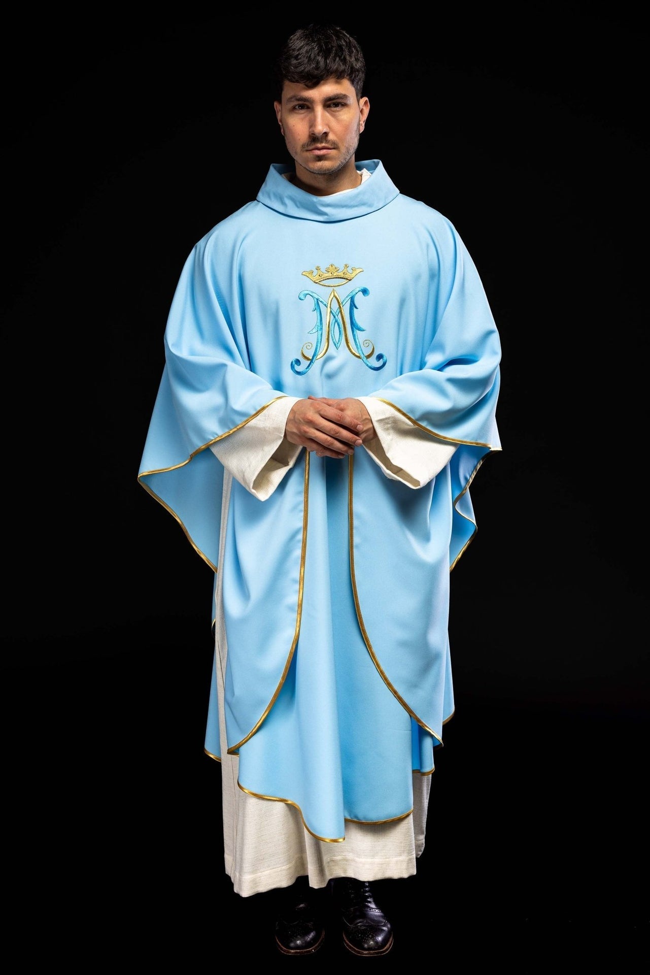 Ornat Maryjny Niebieski Haftowany Złotem - Elegancka Szata Liturgiczna - alba.pl