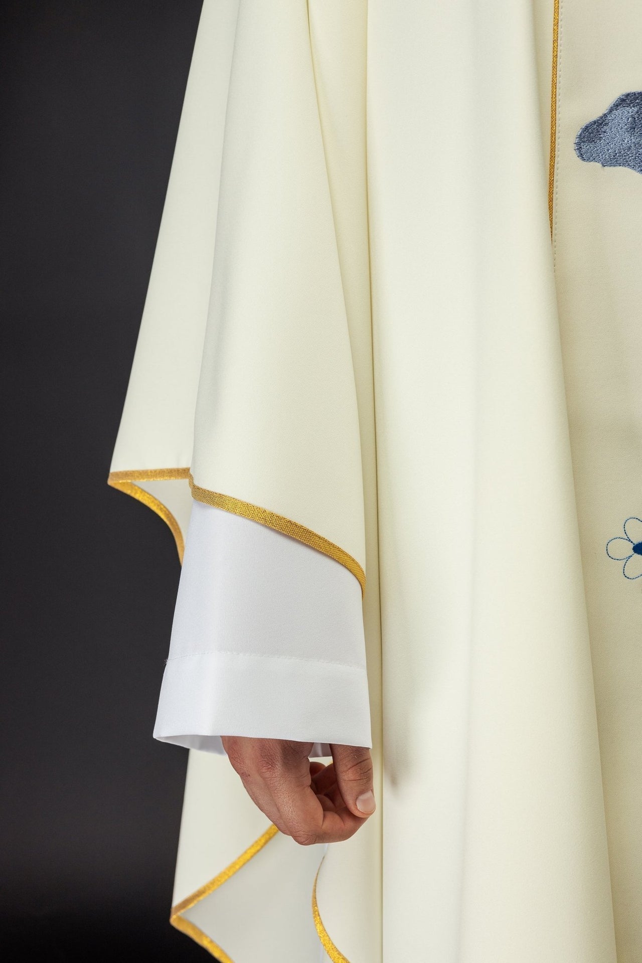 Ornat Maryjny Złoty Haft Matki Bożej Fatimskiej z Golfem - alba.pl