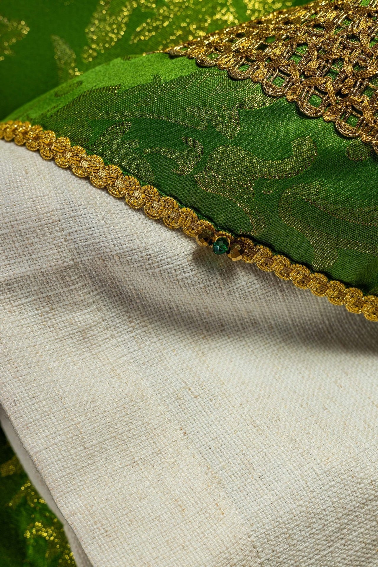 Ornat Ręcznie Wykonany z Kamieniami Naturalnymi - Kolekcja Handmade 7010 Zielony - alba.pl