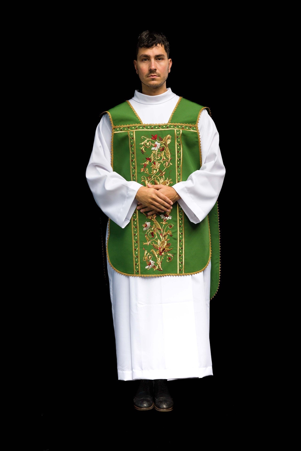 Ornat Rzymski Zielony z Haftem IHS - Elegancka Liturgia - alba.pl
