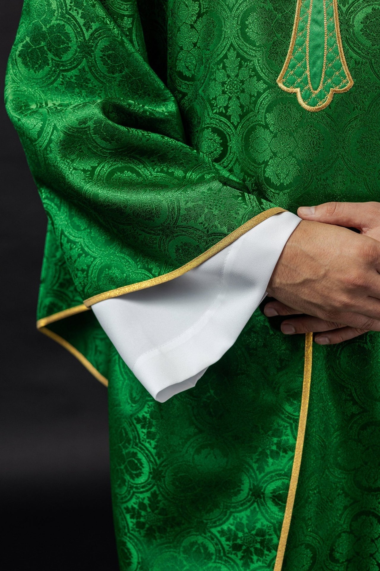 Ornat Zielony Haftowany z Krzyżem Złotą Nicią Liturgiczny - alba.pl