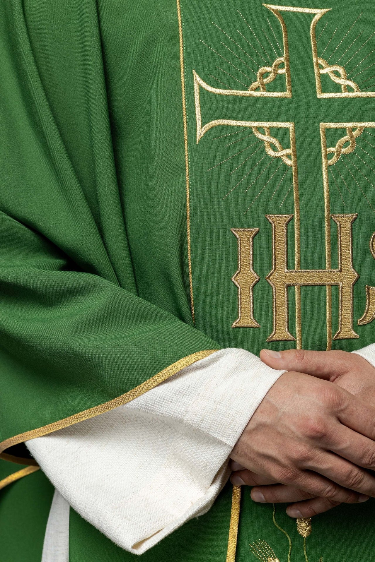 Ornat Zielony Zdobiony Złotym Pasem IHS Kłosy - alba.pl