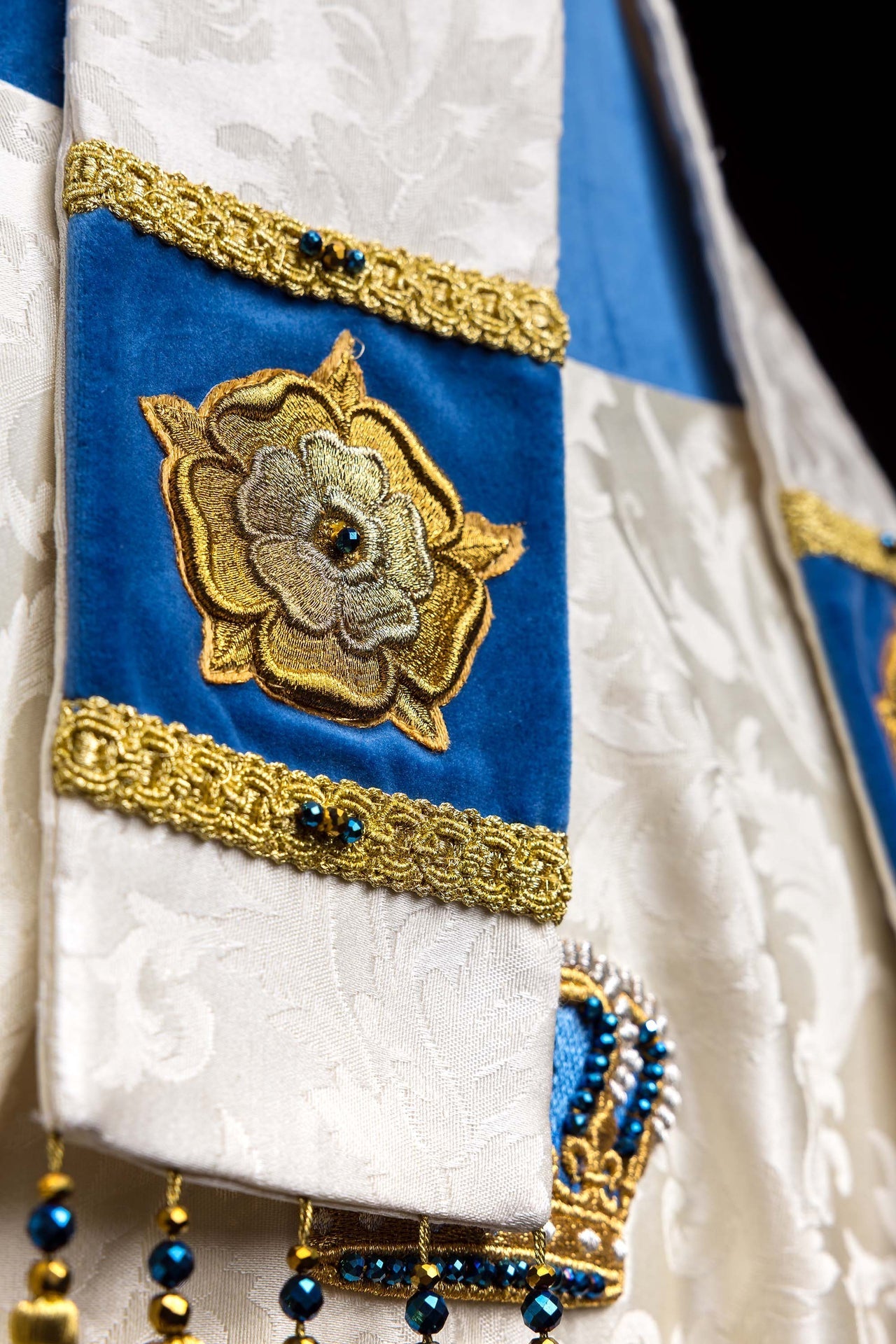 Ręcznie wykonana mitra maryjna z naturalnymi kamieniami Handmade 9006 - alba.pl