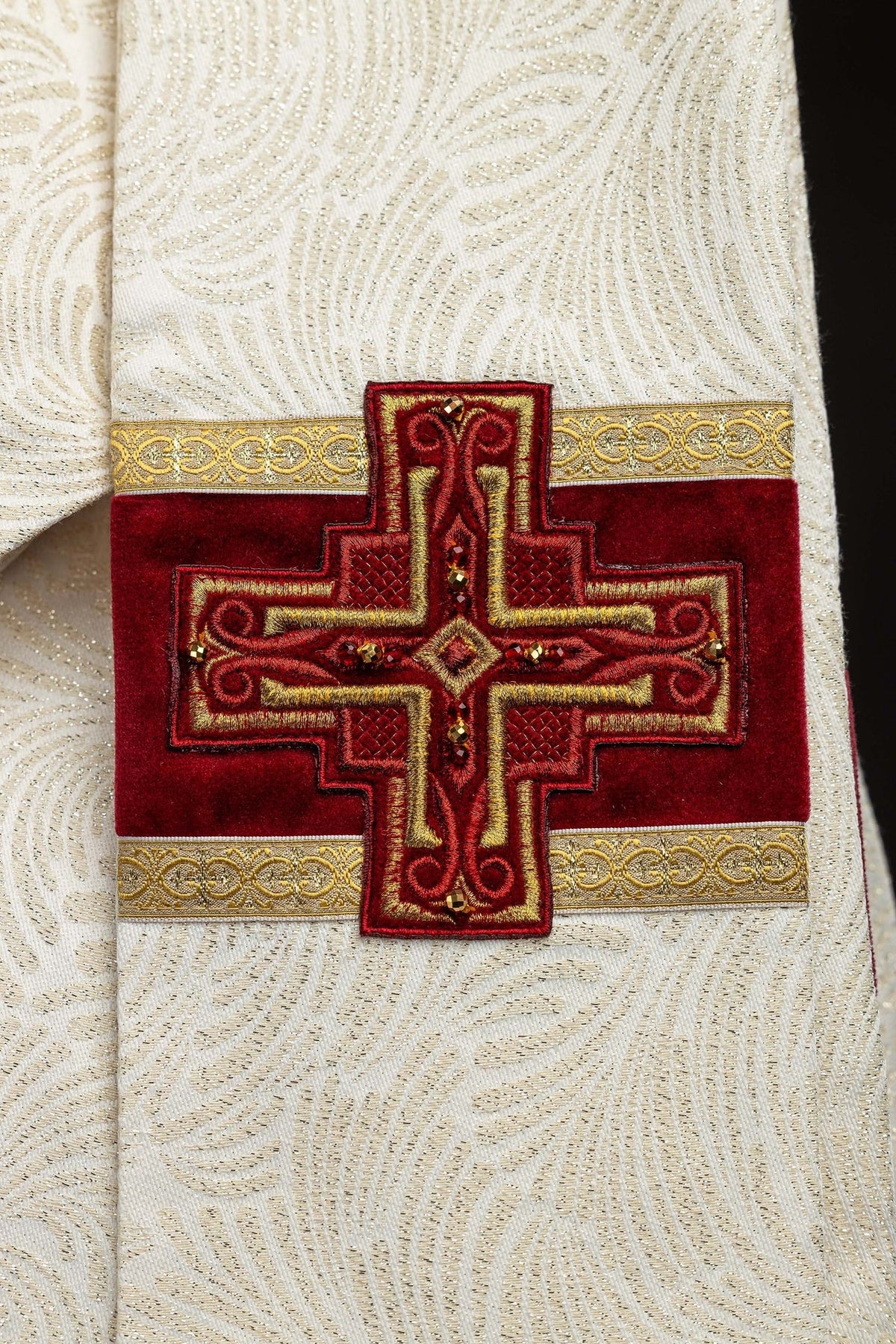 Ręcznie wykonany ornat z naturalnymi kamieniami Handmade 7012 - alba.pl