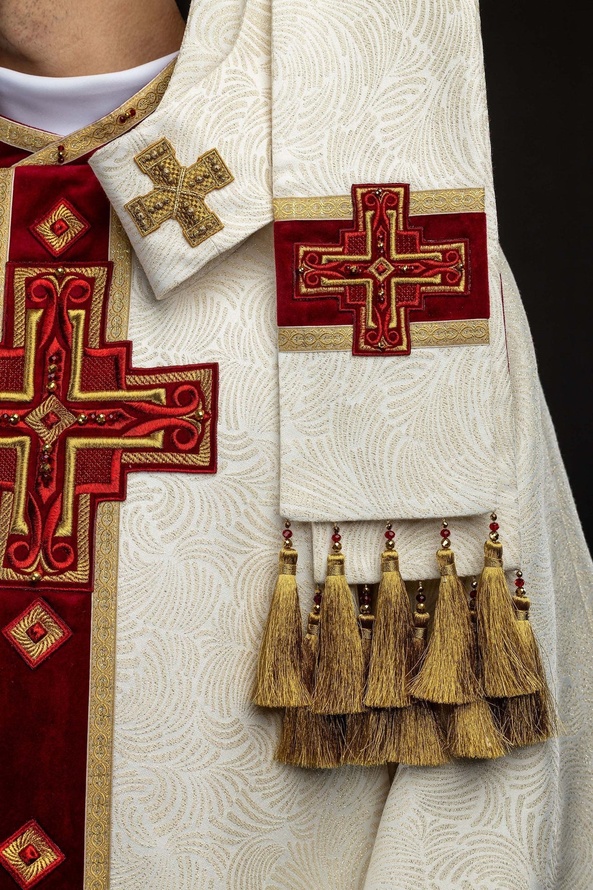 Ręcznie wykonany ornat z naturalnymi kamieniami Handmade 7012 - alba.pl