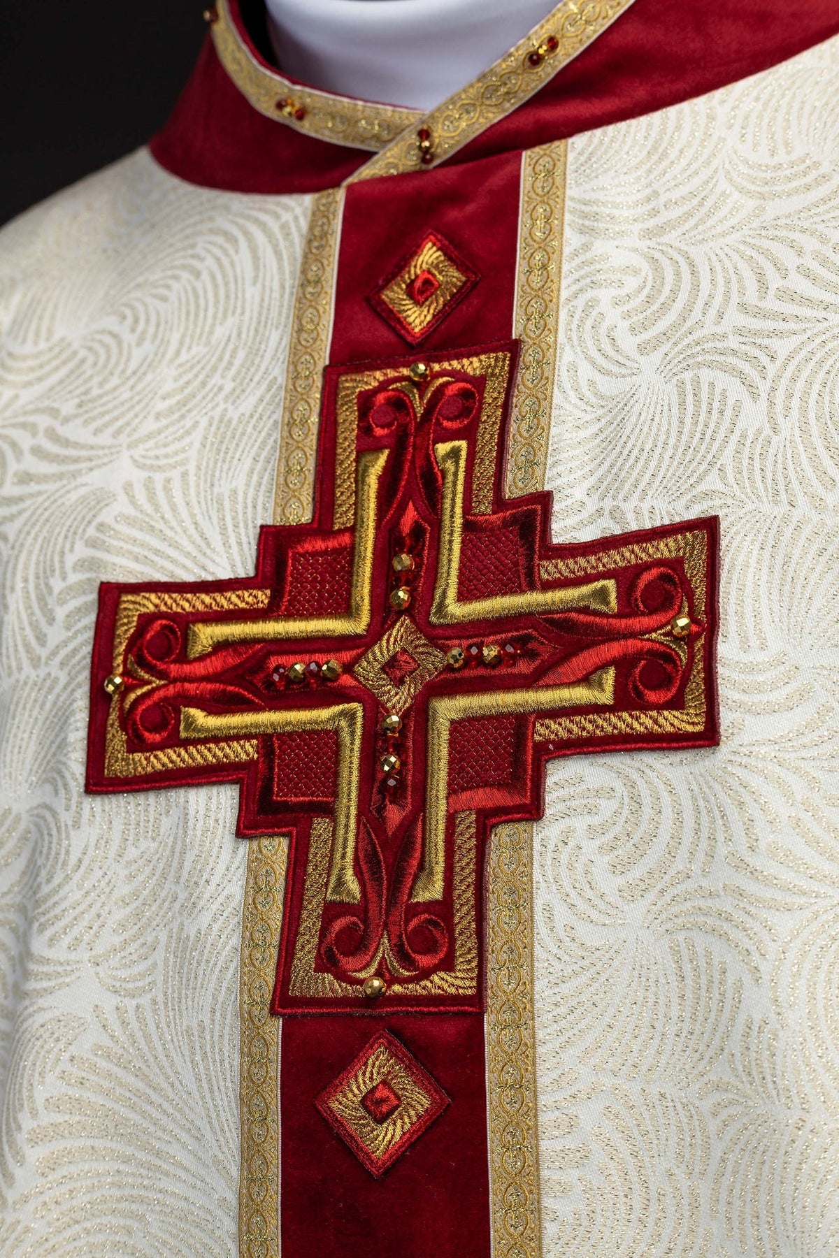 Ręcznie wykonany ornat z naturalnymi kamieniami Handmade 7012 - alba.pl