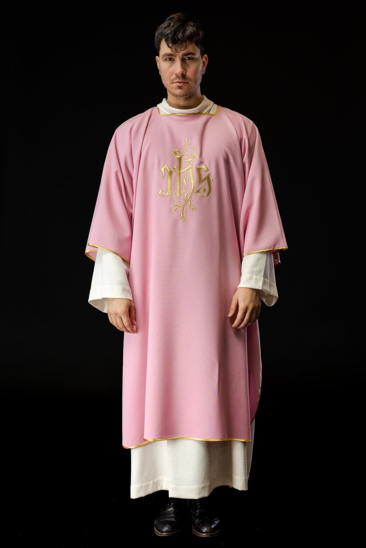 Różowa Dalmatyka Liturgiczna Haft IHS Złotą Nicią - alba.pl