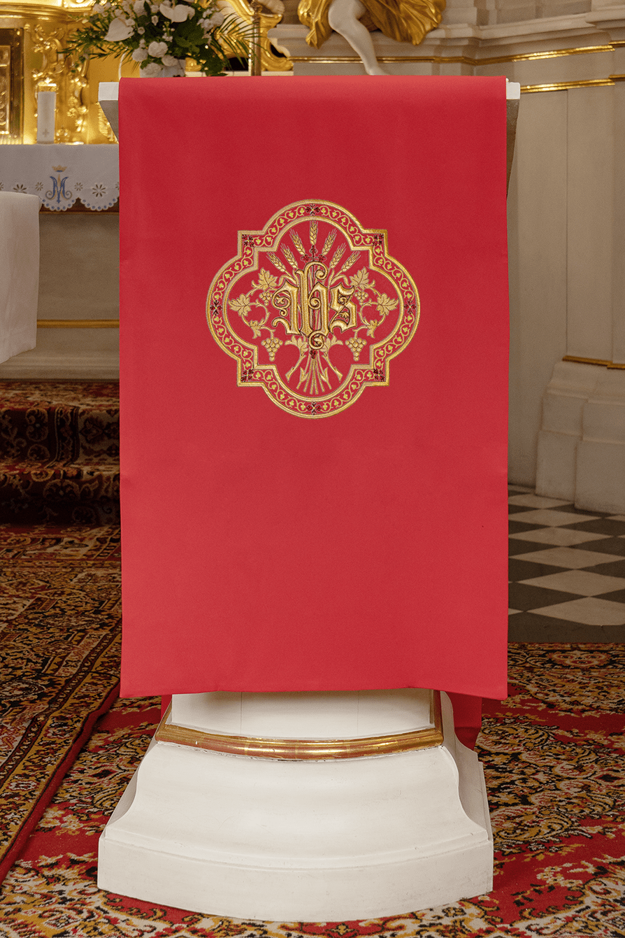Serweta Liturgiczna Czerwona na Lektorium ze Złotym Haftem IHS - alba.pl