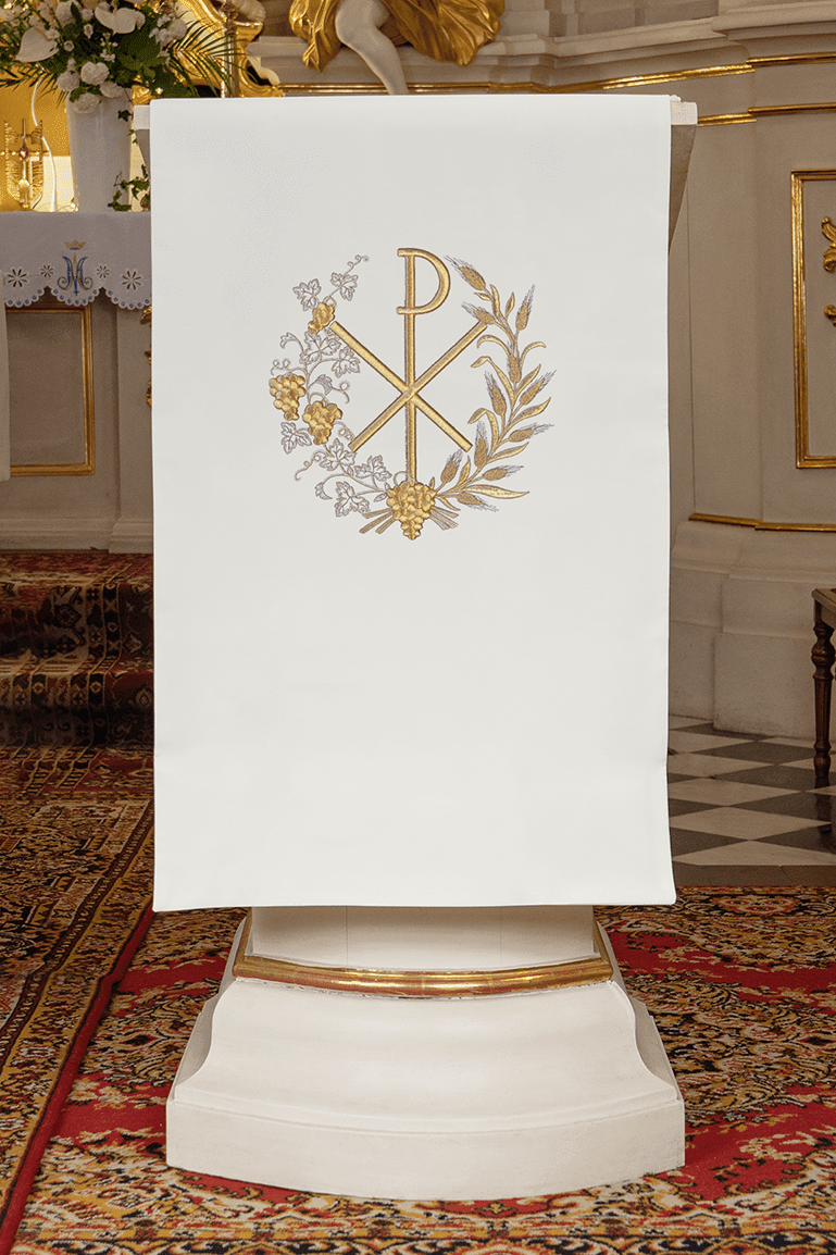 Serweta na Lektorium Ecru z Haftowanym Motywem PAX - Elegancka Dekoracja - alba.pl