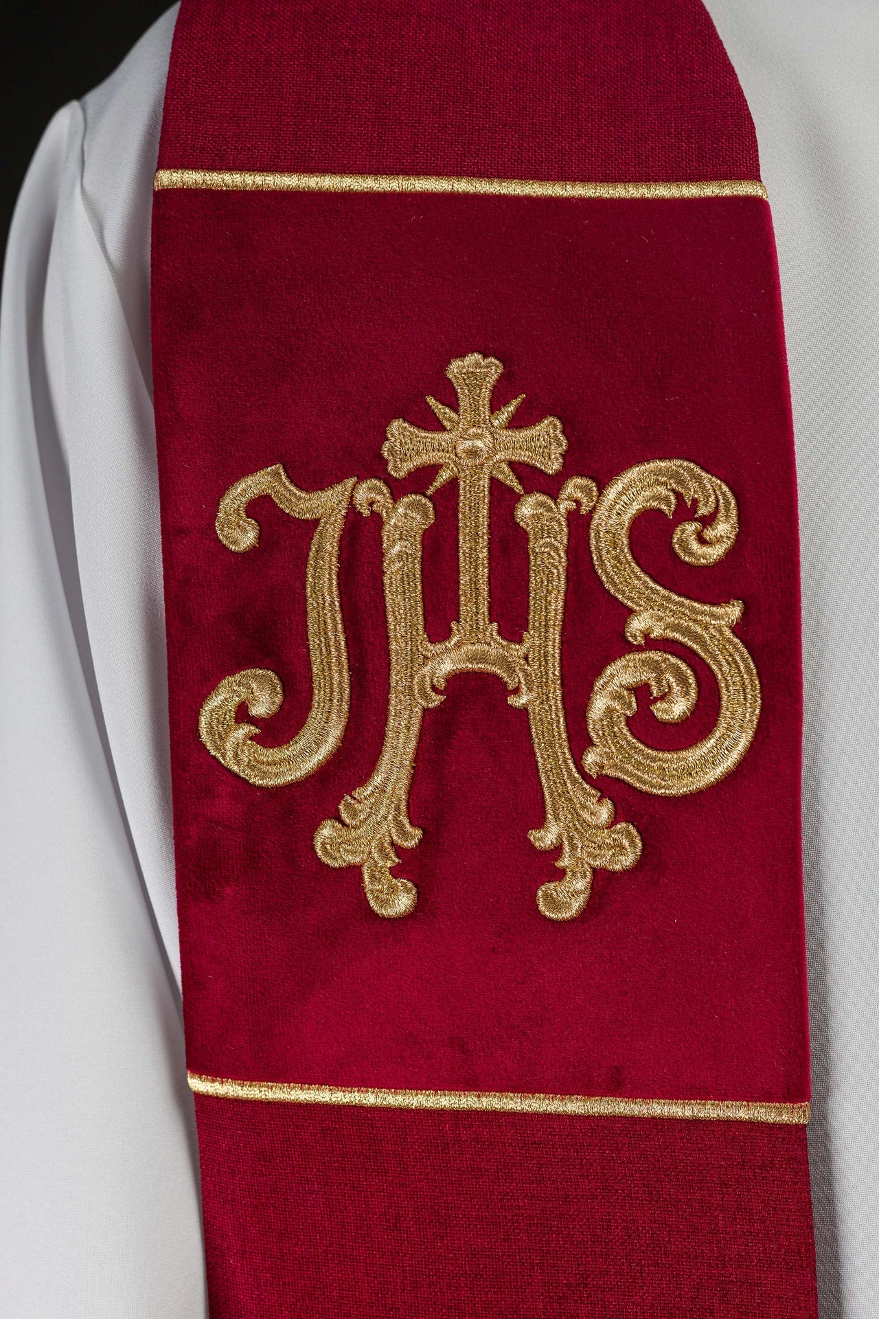 Stuła Aksamitna Haftowana IHS Czerwona Liturgiczna - alba.pl