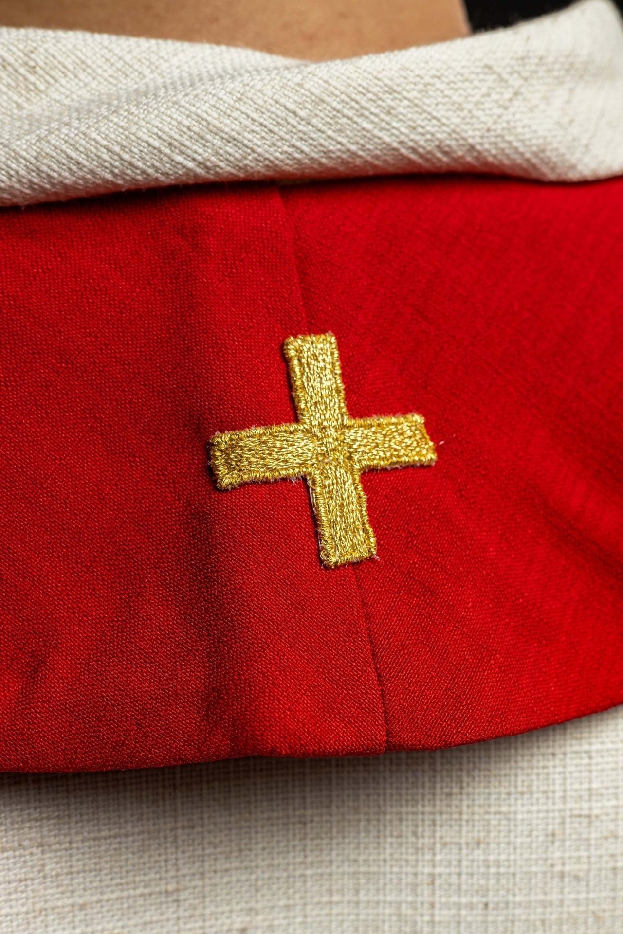 Stuła Czerwona Haftowana Duch Święty Krzyż Ognia - alba.pl