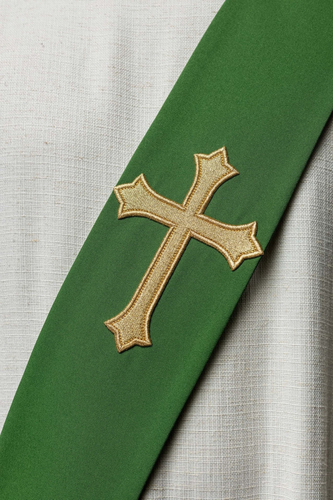 Stuła Diakońska z Haftowanym Krzyżem - Elegancka i Trwała - alba.pl