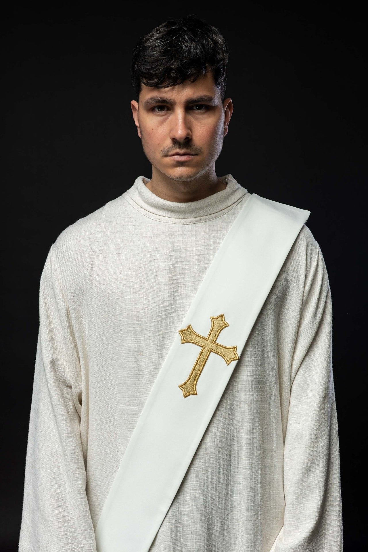 Stuła Diakońska z Krzyżem - Elegancka Szata Liturgiczna - alba.pl