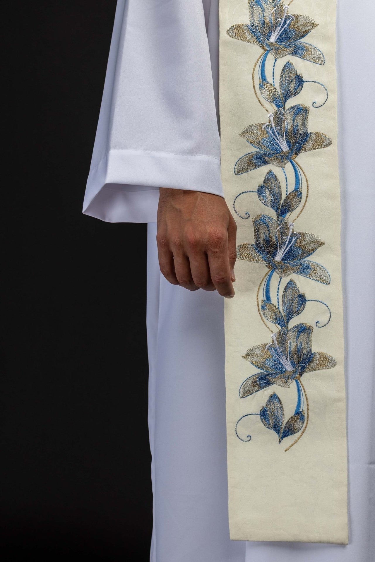 Stuła haftowana z wizerunkiem Matki Bożej Medjugorje - alba.pl