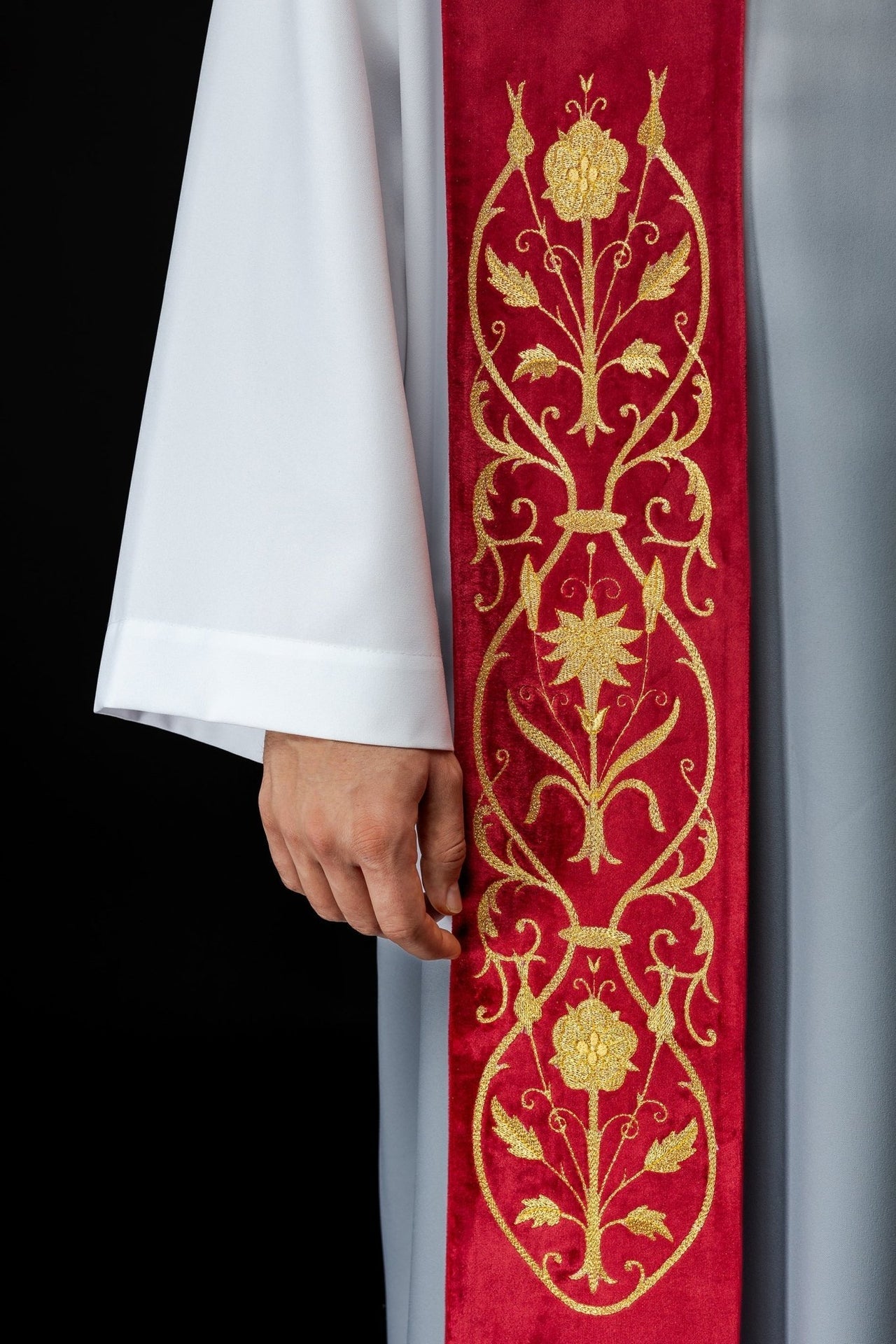 Stuła Kapłańska Czerwona Haftowana IHS - Elegancka Liturgia - alba.pl