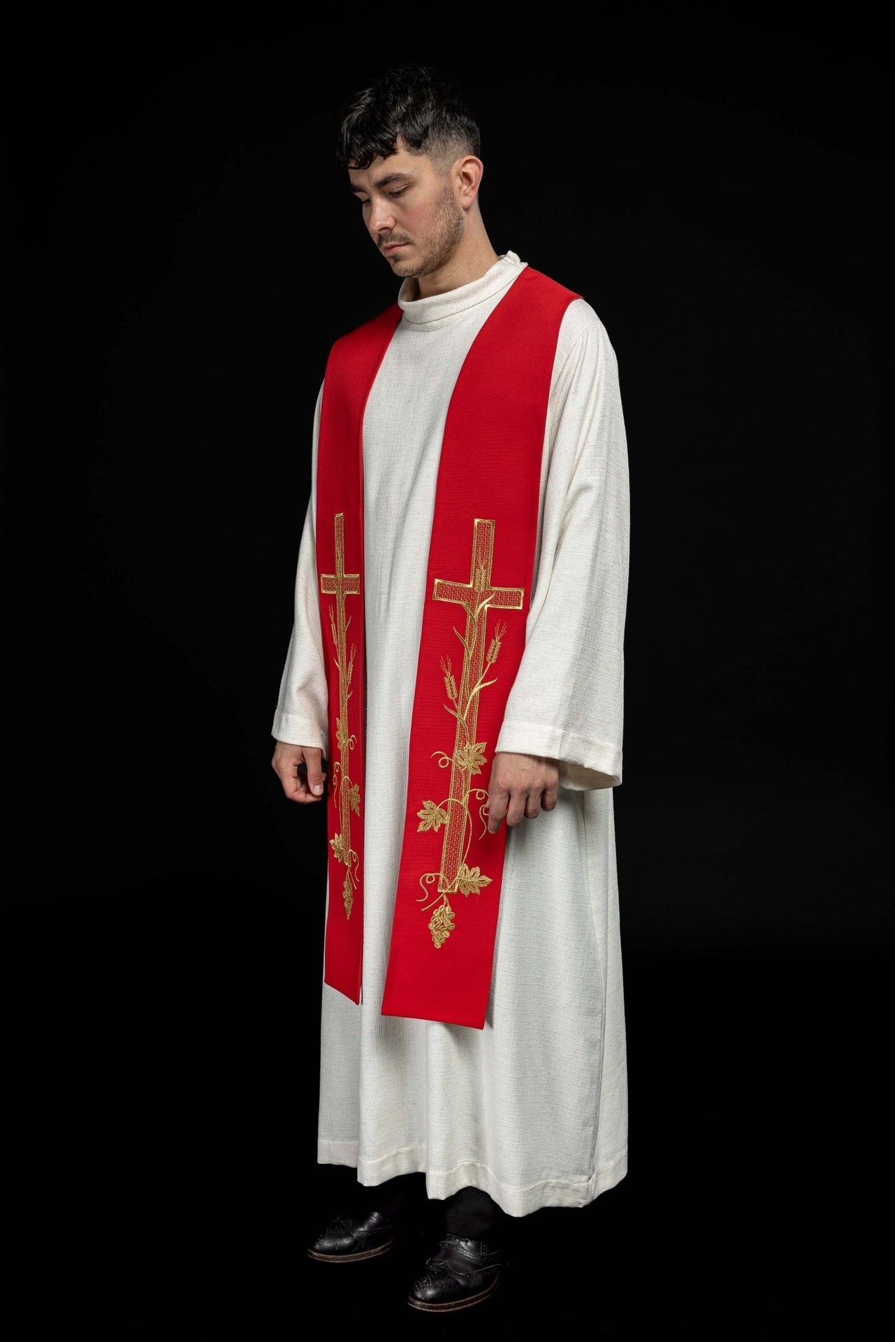 Stuła Kapłańska Czerwona Haftowana Krzyżem - Elegancka Liturgia - alba.pl