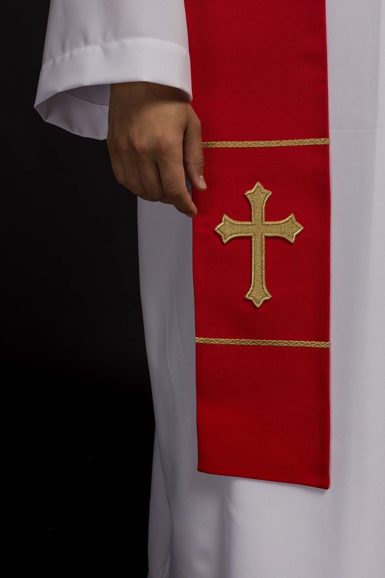 Stuła Kapłańska Czerwona Haftowana Krzyżem Eucharystycznym - alba.pl