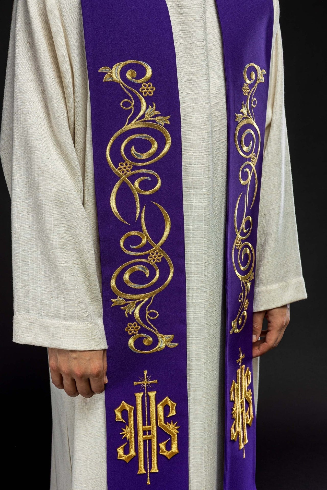 Stuła Kapłańska Fioletowa Haftowana IHS - Liturgiczna Elegancja - alba.pl