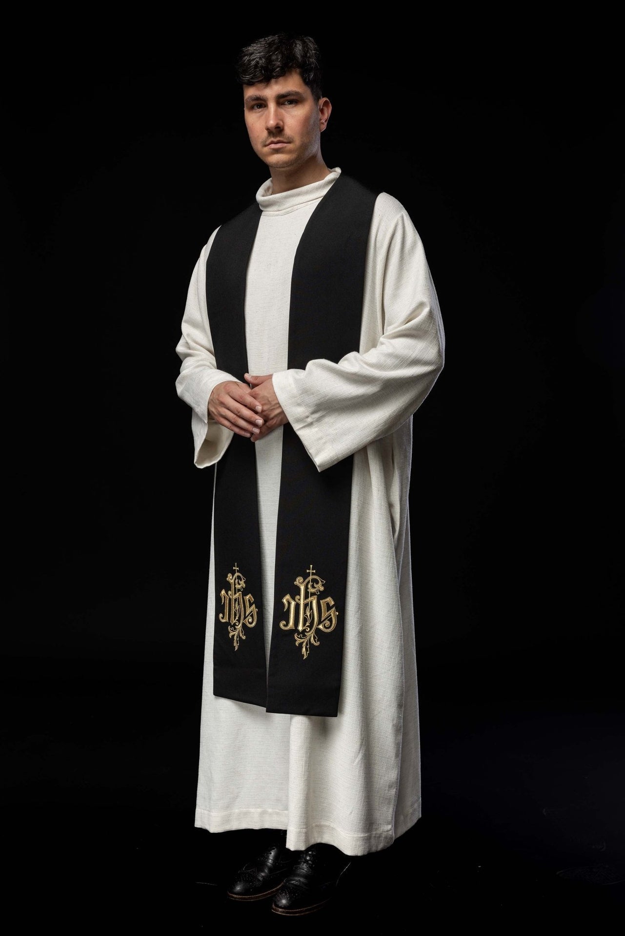 Stuła Kapłańska Haftowana IHS - Elegancka Szata Liturgiczna - alba.pl