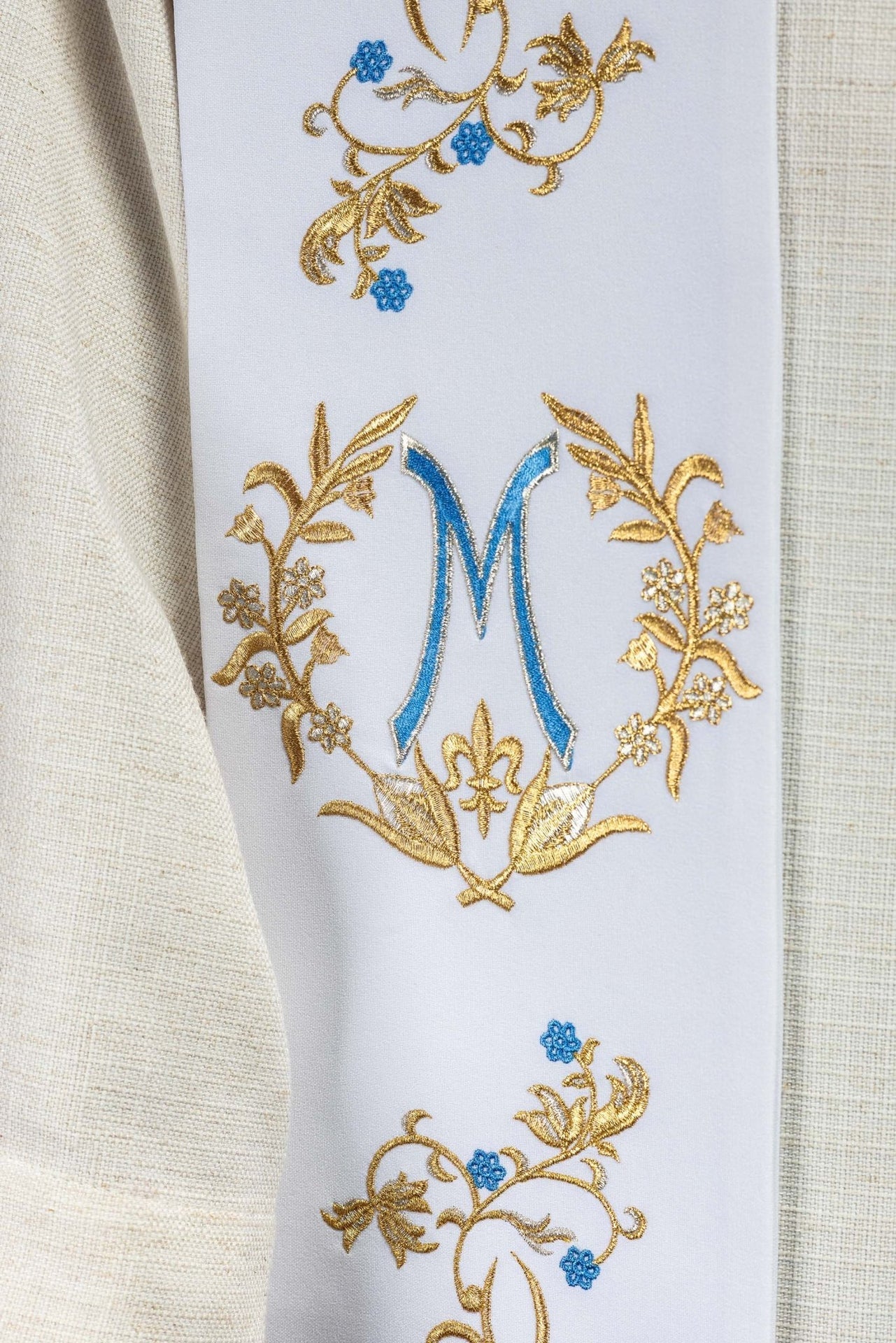 Stuła Kapłańska Haftowana Maryjna Biała - Elegancka Liturgia - alba.pl