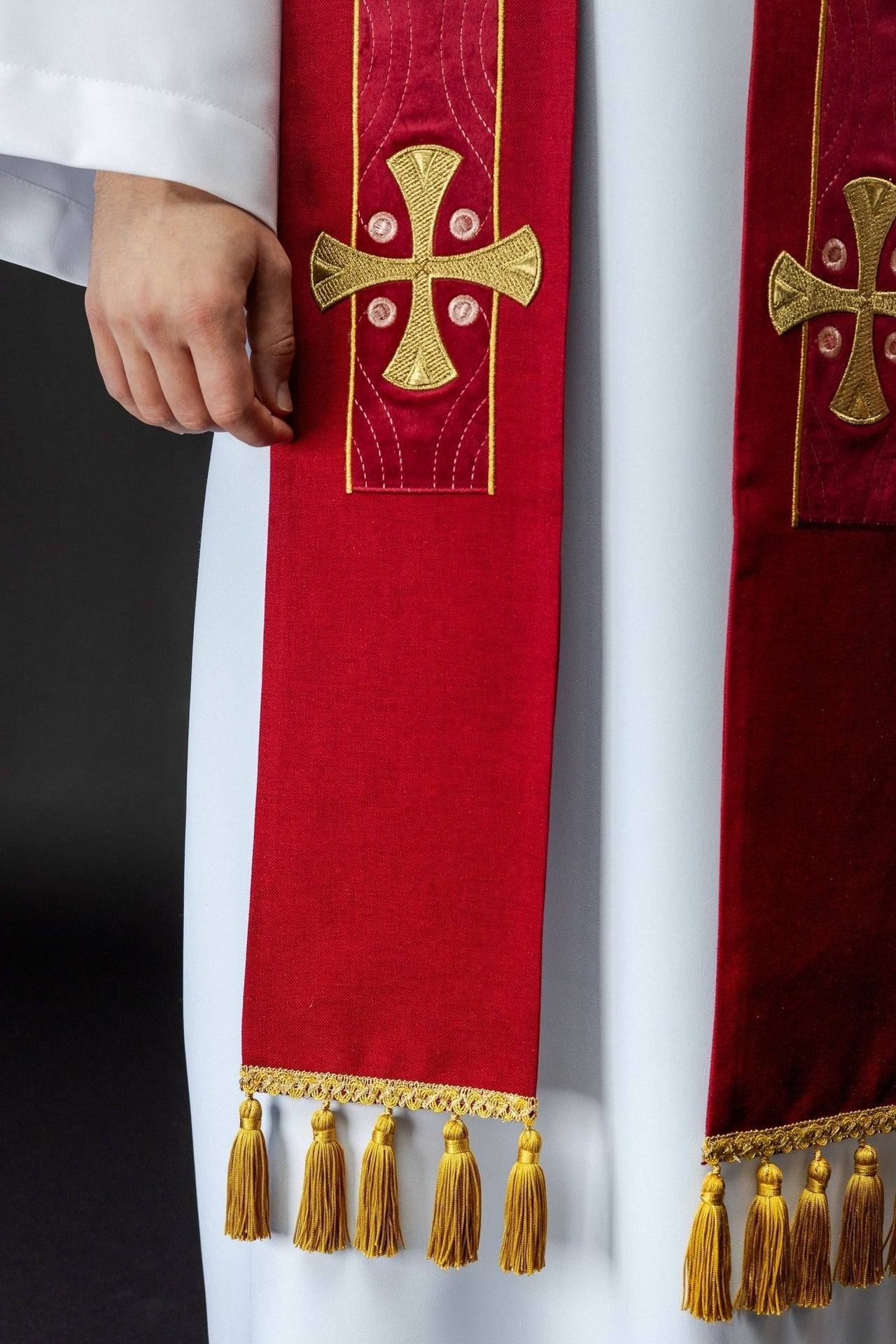 Stuła Kapłańska Haftowana z Krzyżami - Czerwona Liturgiczna - alba.pl