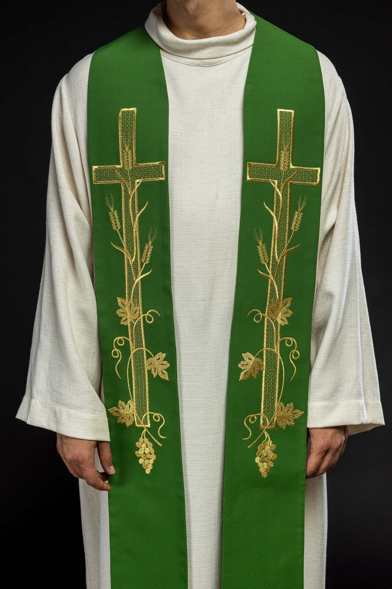 Stuła Kapłańska Zielona Haftowana Krzyżem - Elegancka Liturgia - alba.pl