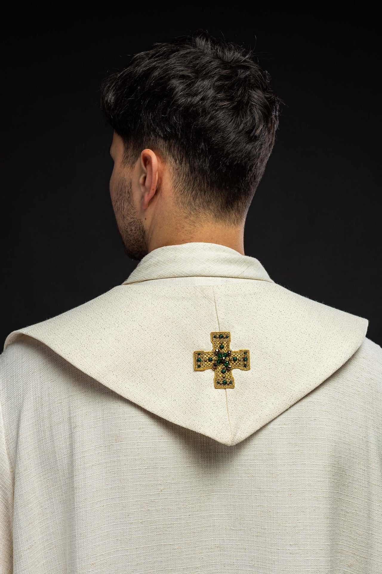 Stuła Liturgiczna Ręcznie Robiona z Kamieniami i Złotymi Taśmami - alba.pl