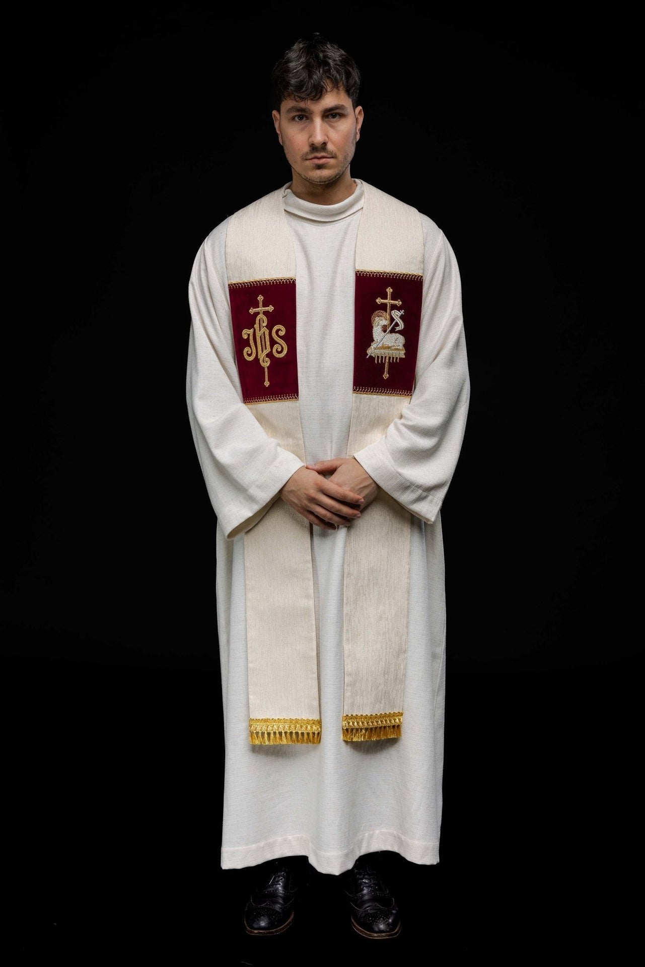 Stuła Liturgiczna z Haftem Baranka Bożego i JHS - alba.pl