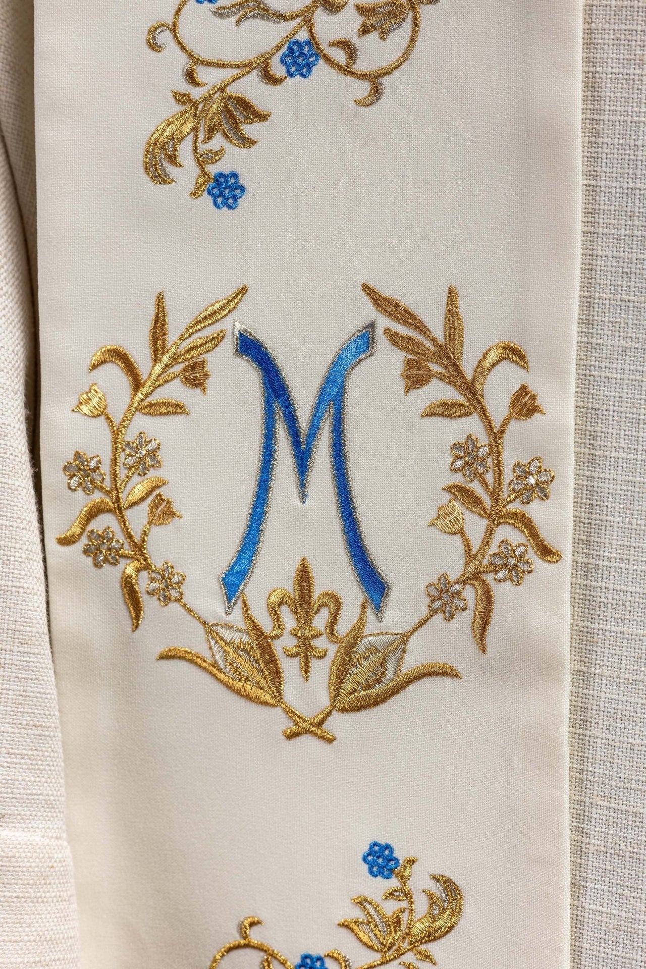 Stuła Maryjna Haftowana Ecru - Symbolika i Elegancja - alba.pl