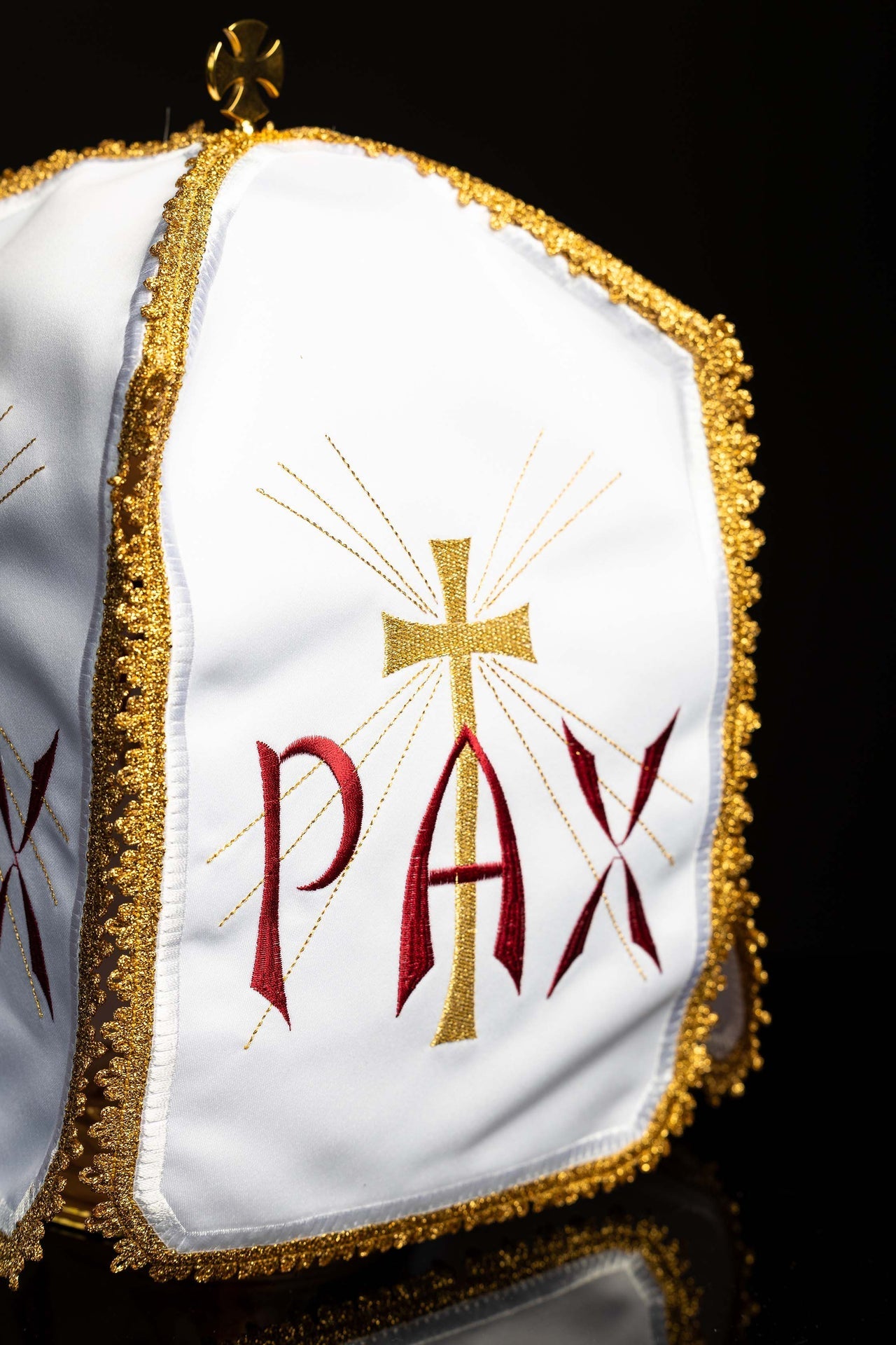 Welon na puszkę z haftem Pax - alba.pl